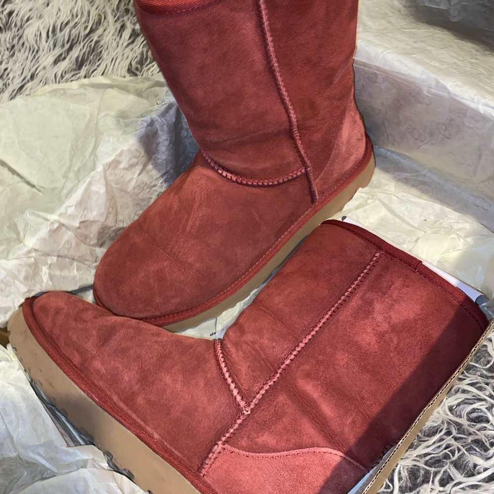 AUTHENTIC UGGS